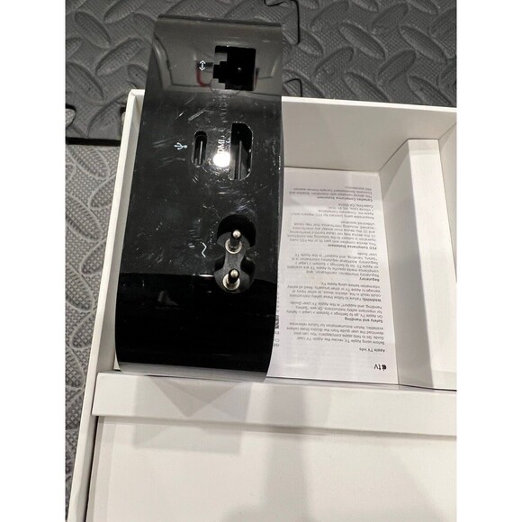 APPLE TV UNIT ONLY WITH ORIGINAL BOX - Picture 2 of 3